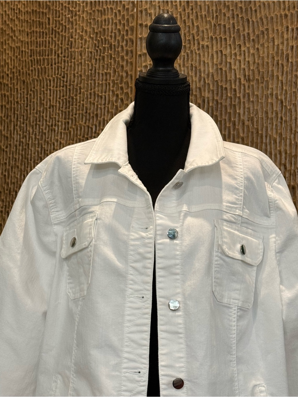 Chico's White Denim Jean Jacket with Frayed Hem Chico Size 4 - Picture 6 of 11